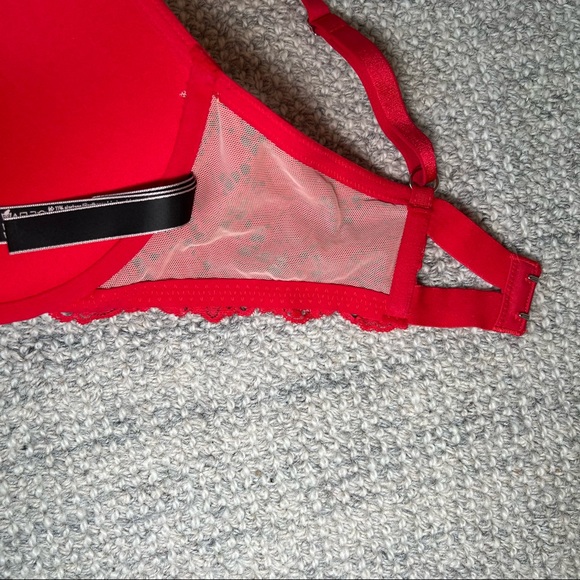 Victoria’s Secret push up bra - Picture 4 of 9